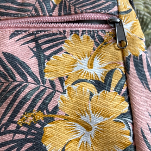 Dakine Tropical Leaf Print Crossbody Bag in Pink and Yellow - Picture 3 of 6